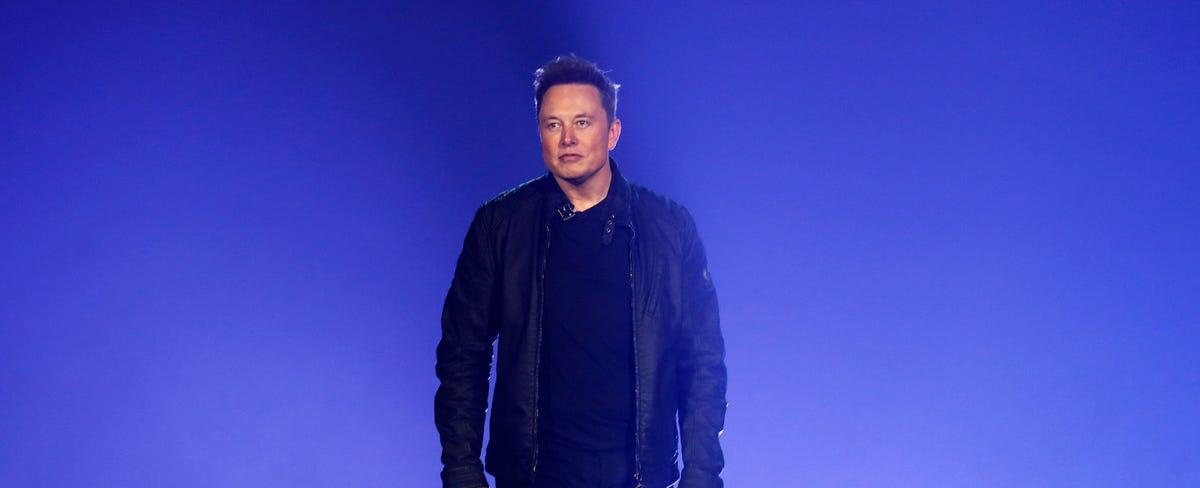 Celebrities Angry at Plan to Scrap Twitter Checkmarks Unless They Pay