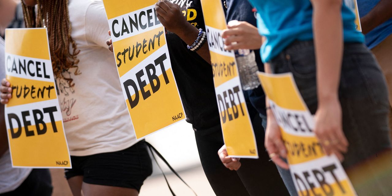 Student loan ‘train wreck’: As payments return, servicers will have less staff