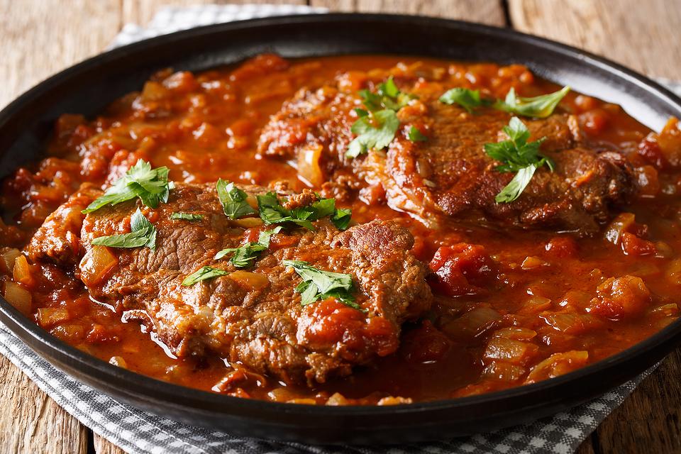 Timeless 6-Ingredient Swiss Steak Recipe Is a Winner Budget Dinner | Slow Cooker 