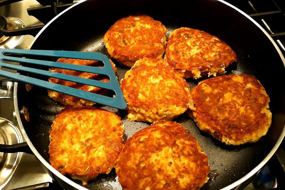 Cheesy Southern Salmon Patties Recipe Is Ready in 10 Minutes | Seafood | 30Seconds Food
