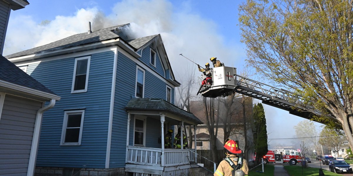 Firefighters rescue four cats in Cedar Rapids house fire