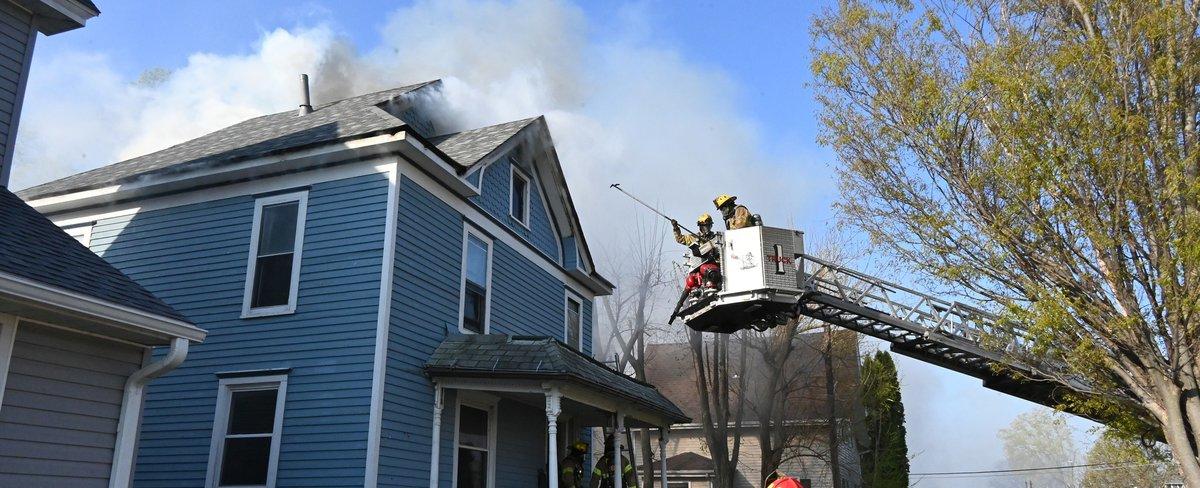 Firefighters rescue four cats in Cedar Rapids house fire