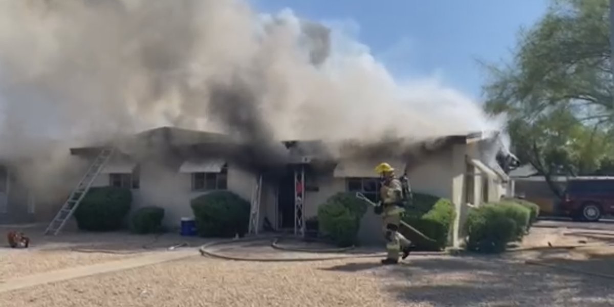 11 people, 6 dogs displaced after fire breaks out in Phoenix home