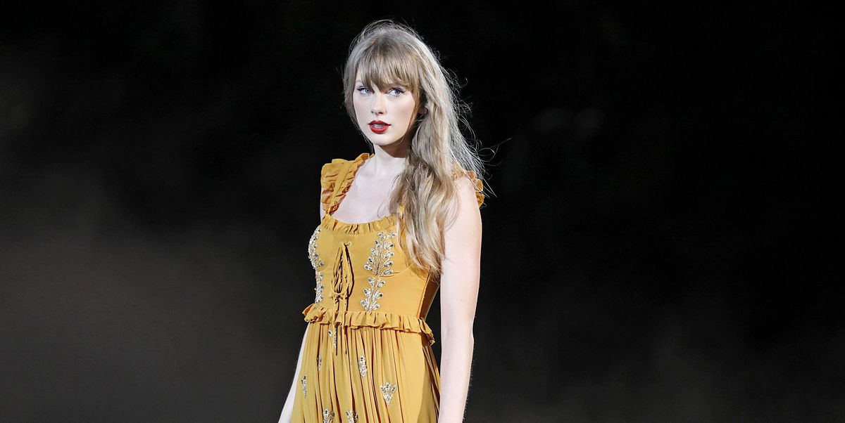 How Taylor Swift Responded to Fan's ‘You Ok?’ Sign Following Joe Alwyn Breakup