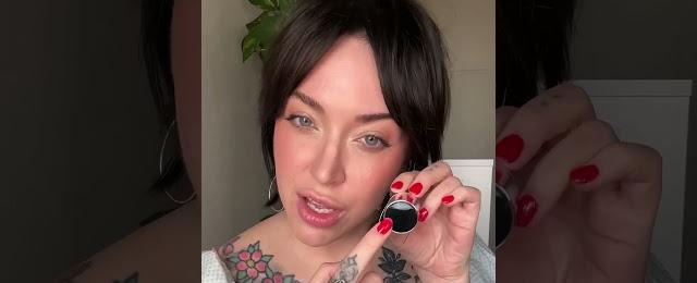 Never get mascara on your eyelids again with this #MilkMakeup life hack 😏 #mascara #makeuphacks