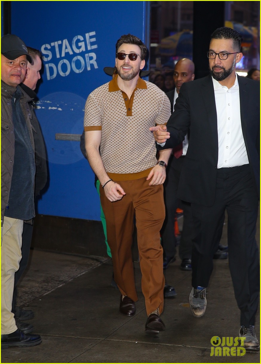 Chris Evans Likes Being The One Being Saved in New Movie 'Ghosted': Photo 4921125