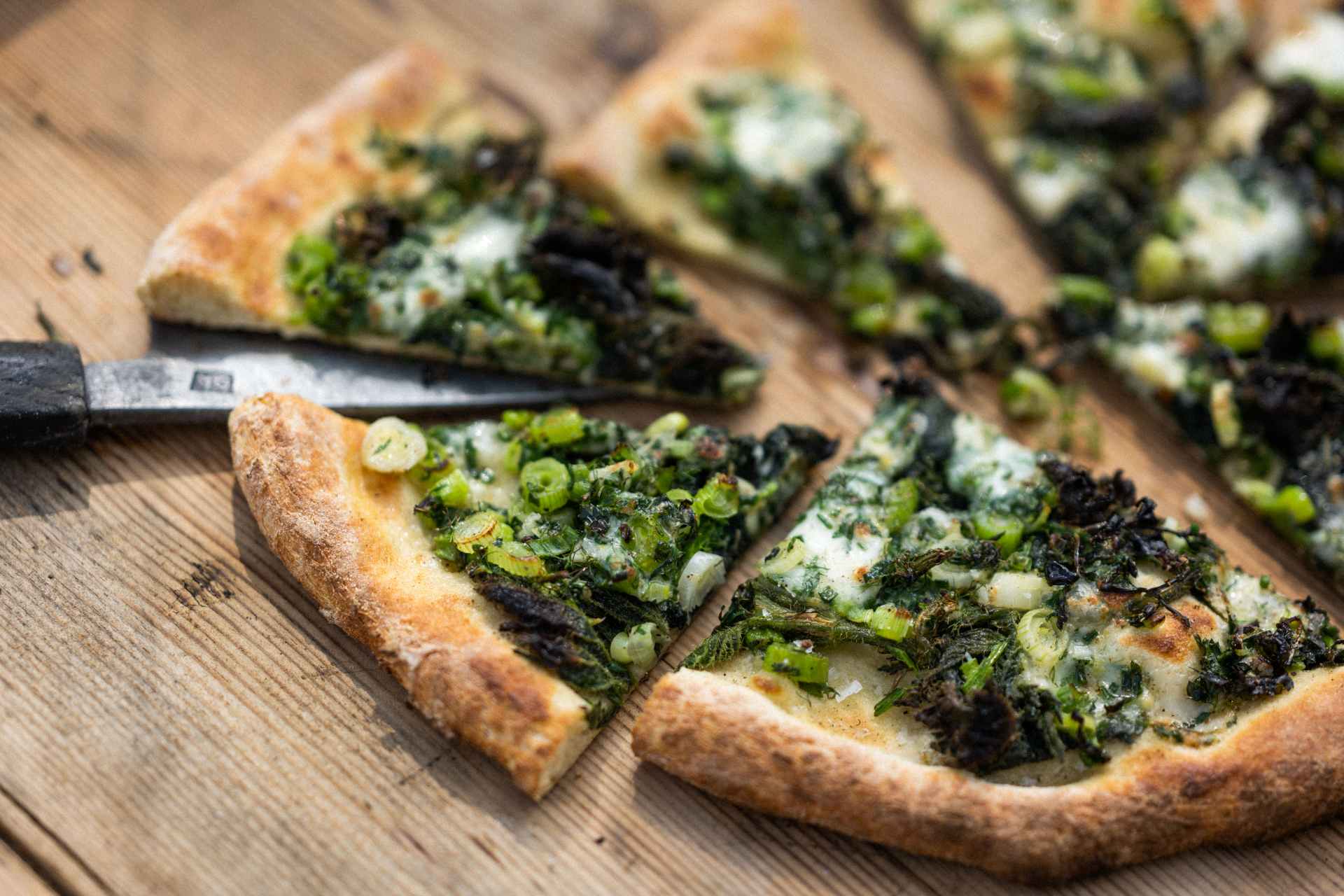 Cast-Iron Broccoli and Ricotta Pizza, Recipes
