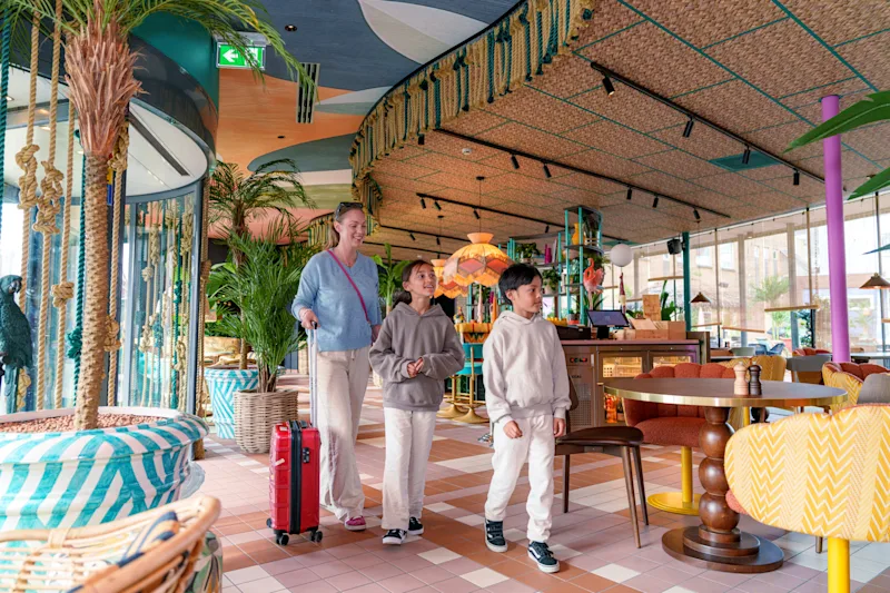 Quality Hotel The Reef lobby