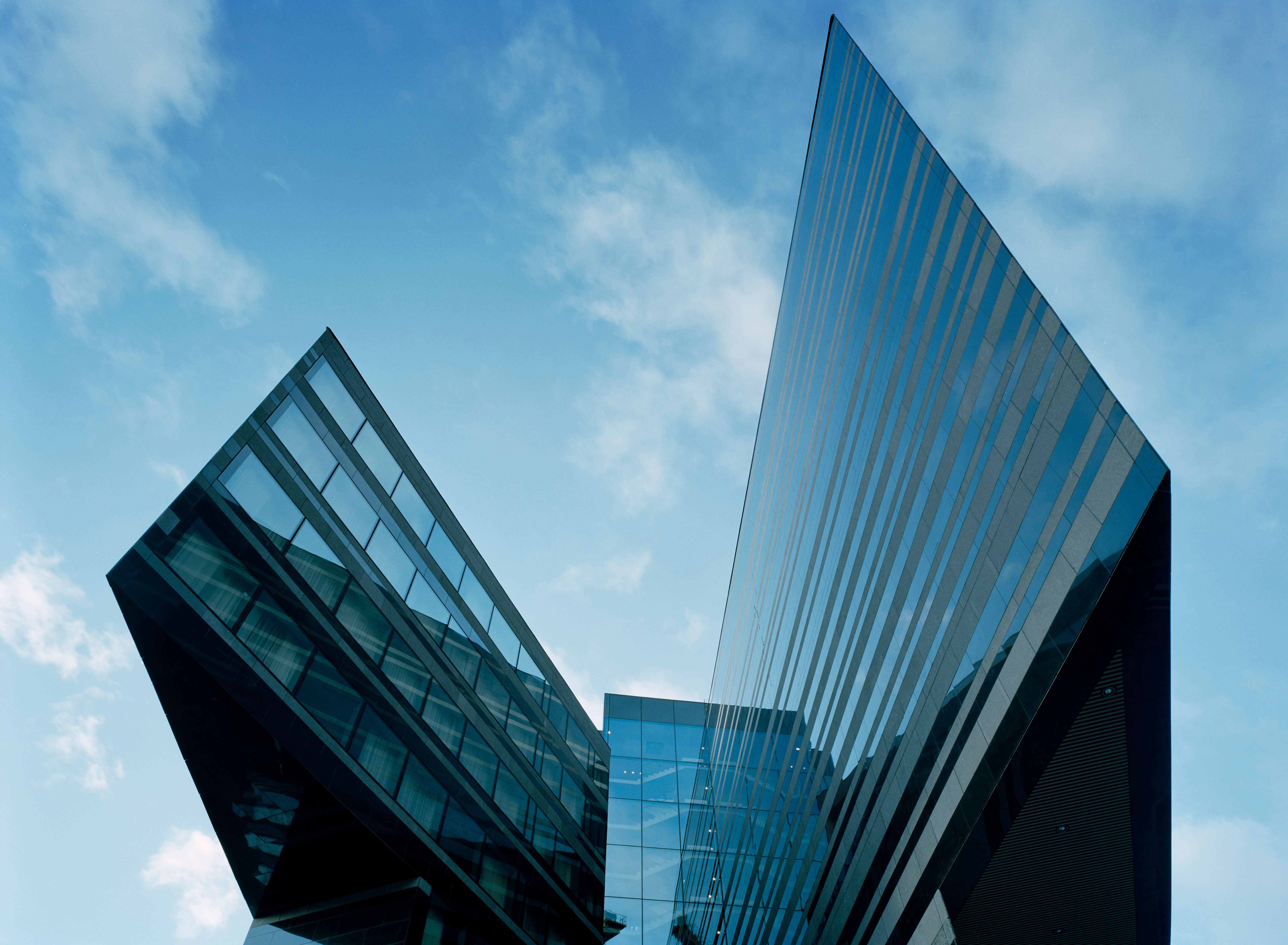 Clarion Hotel® Sign