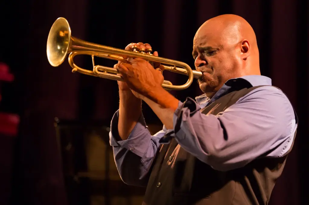 Man playing the trumpet