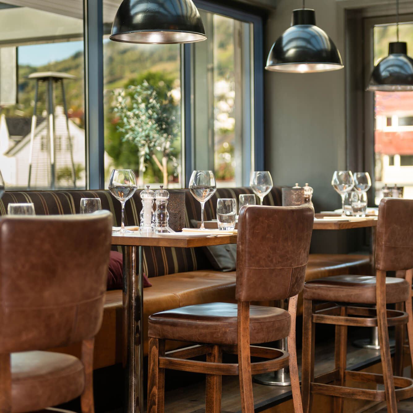 Modern interior at restaurant La Pergola at Quality Hotel Sogndal.