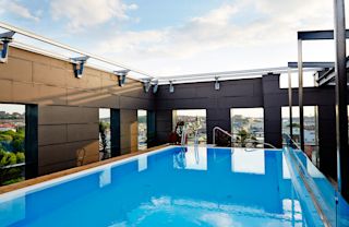 rooftop-pool-clarion-hotel-post