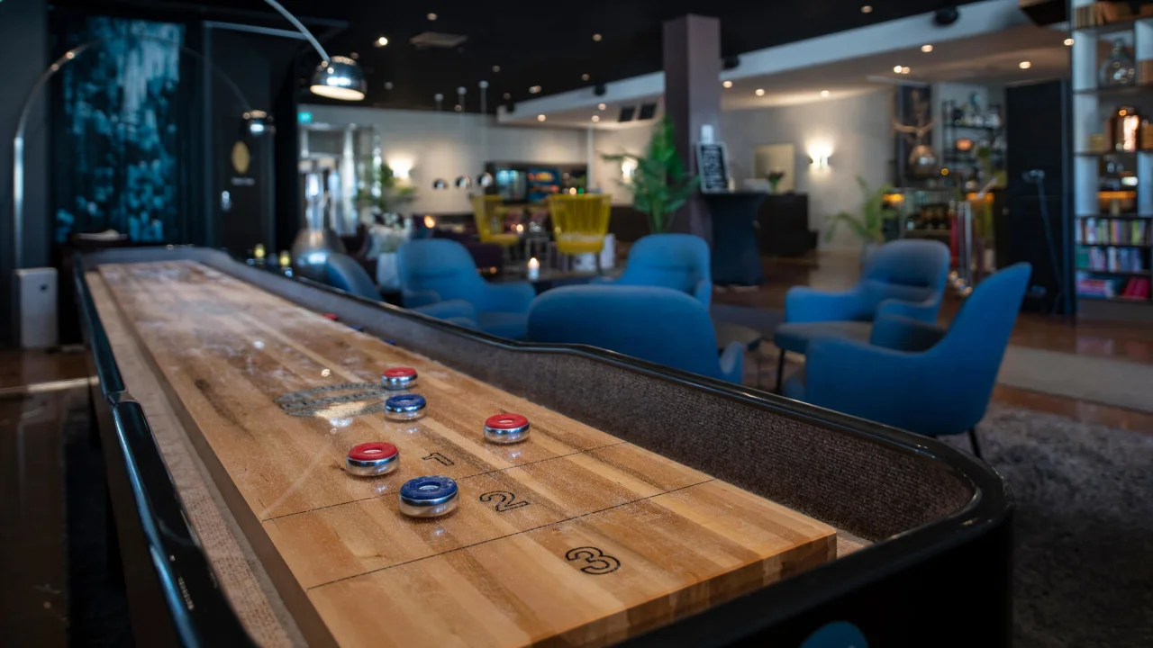 Shuffleboard in the lobby at Quality Hotel™ Sundsvall.