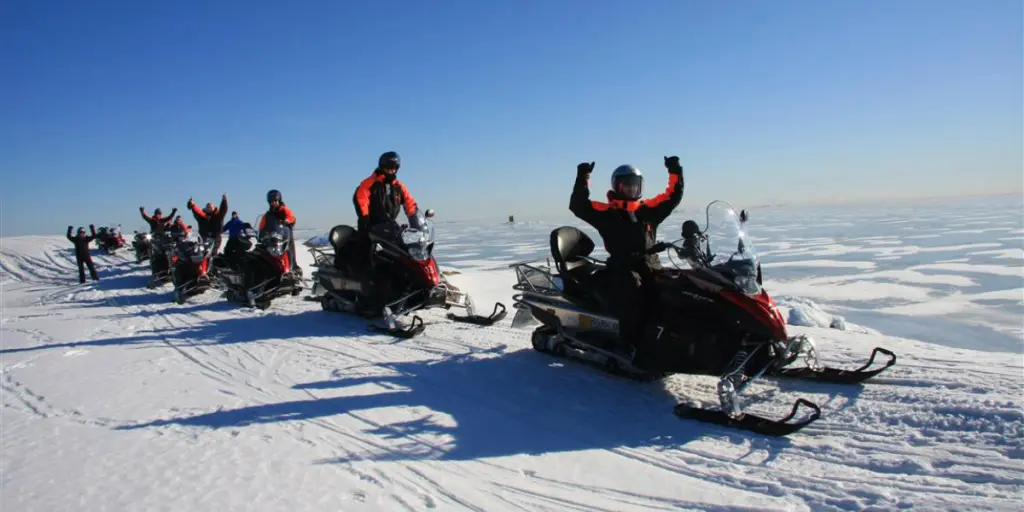 burn-out-city-snowmobile-safaris-archipelago-helsinki.jpg