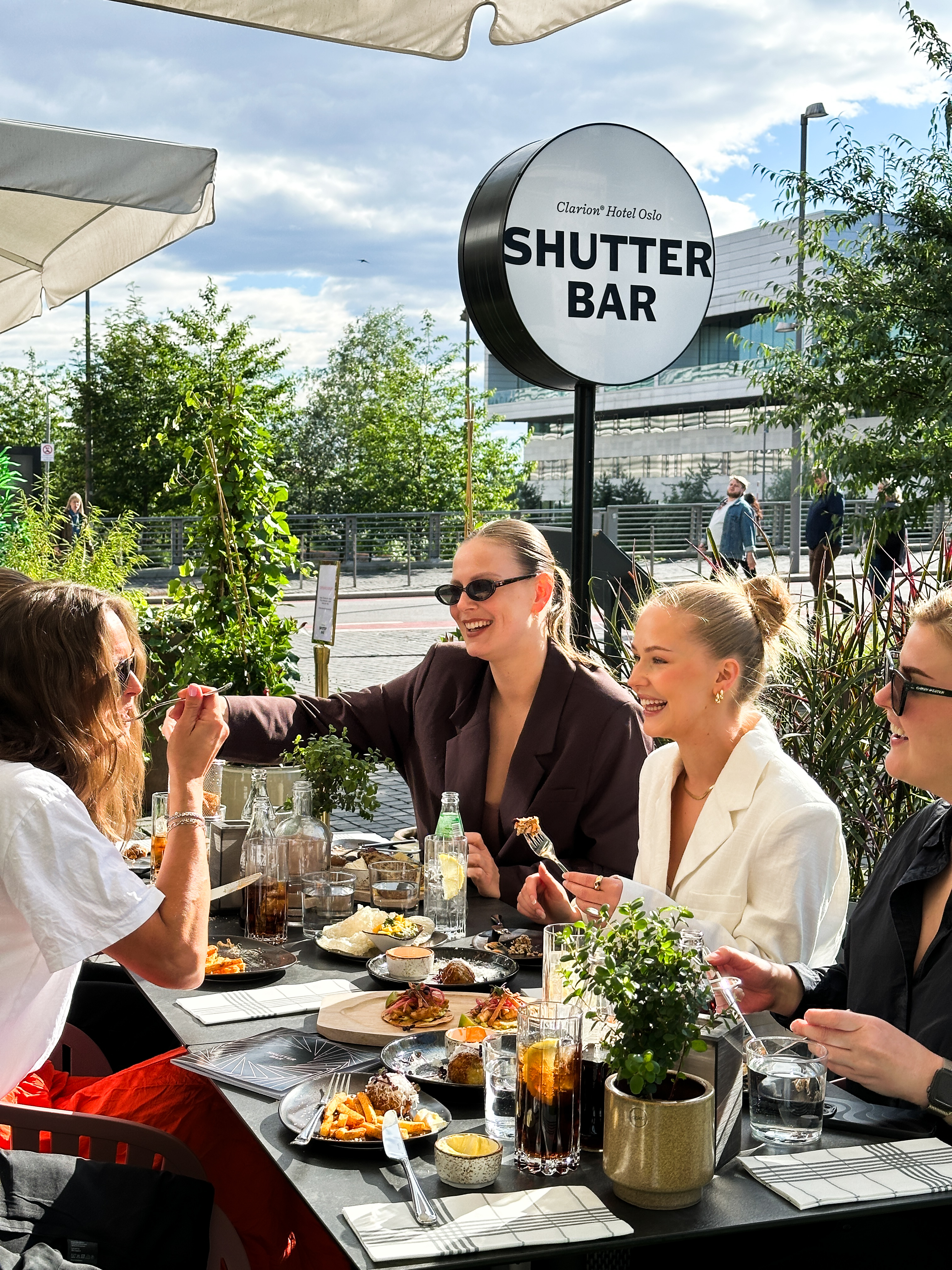 Shutter Bar patio