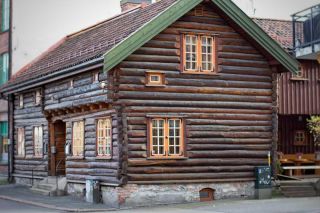 Skjenkestua in drammen facade