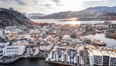 overview of quality hotel ålesund at wintertime