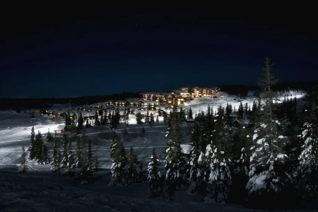 norefjell-ski-spa-winter-night.jpg