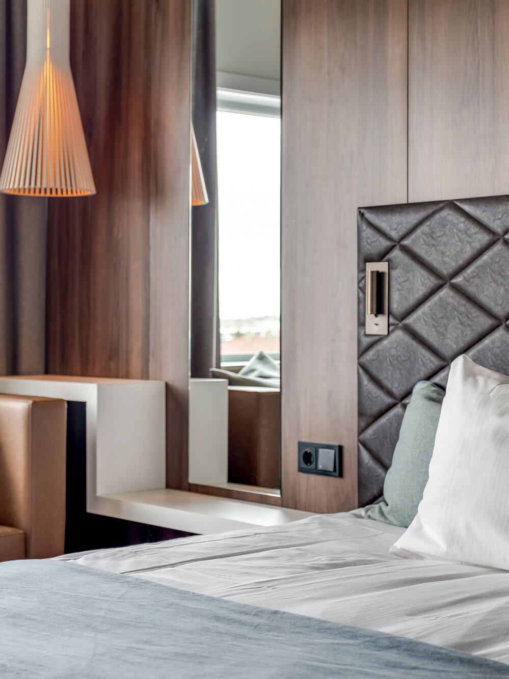 Bedroom details at Quality Airport Hotel Stavanger.