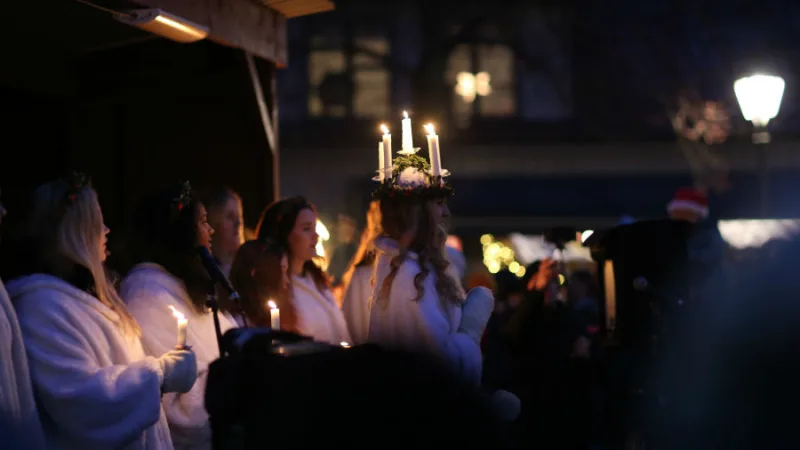 christmas-market-sigtuna-lucia.jpg