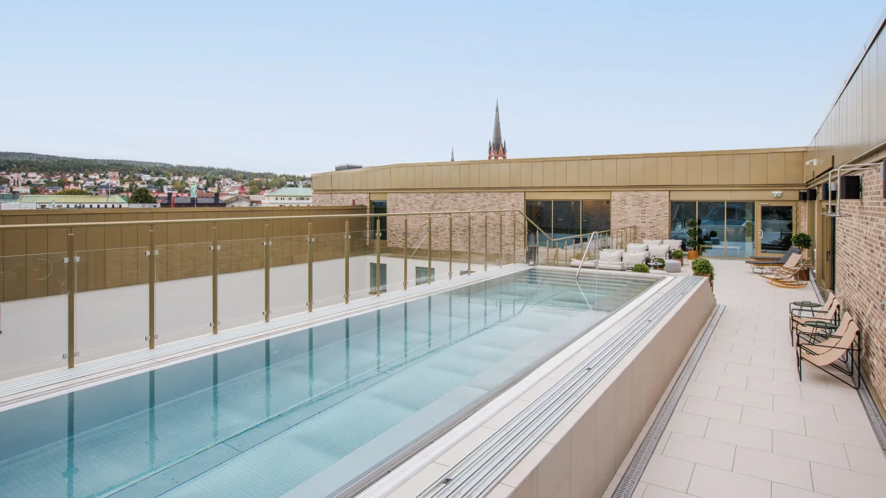 Outdoor pool at Elements Spa in Sundsvall.