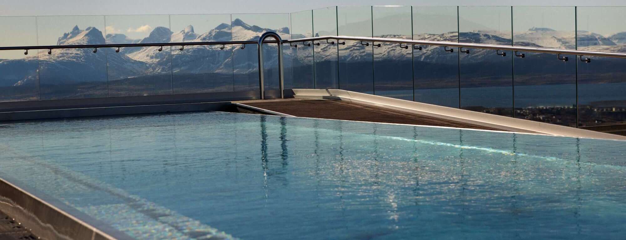 Pool & Wellbeing in Bodø | Strawberry