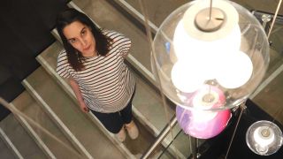 WeCare - Almudena Vargas in stairs_16_9