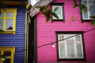 Färgglada hus på Fargegata i Stavanger, Norge