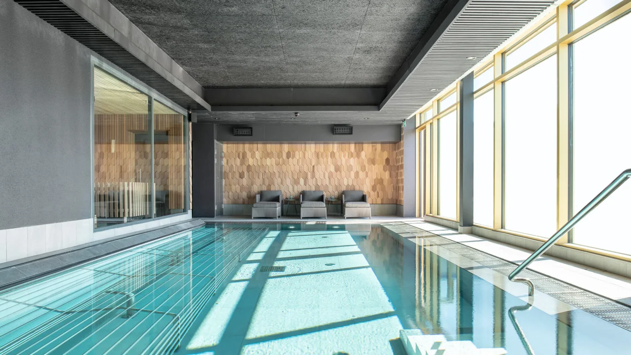 Indoor pool at spa The Wellbox in Linköping.