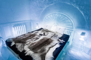 Deluxe suite at IceHotel - the victorian apartment_original
