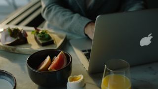Breakfast in front of laptop
