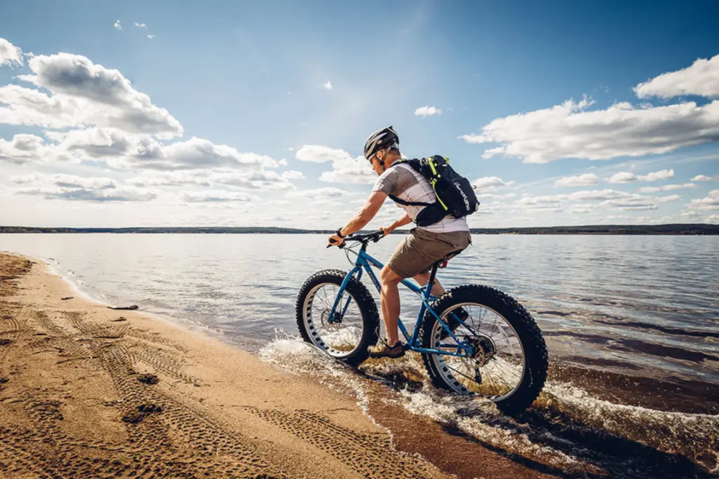 Med en fatbike kan du ta dig fram över de flesta terränger utan problem!