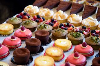bakery-cakes-assorted-different-kinds