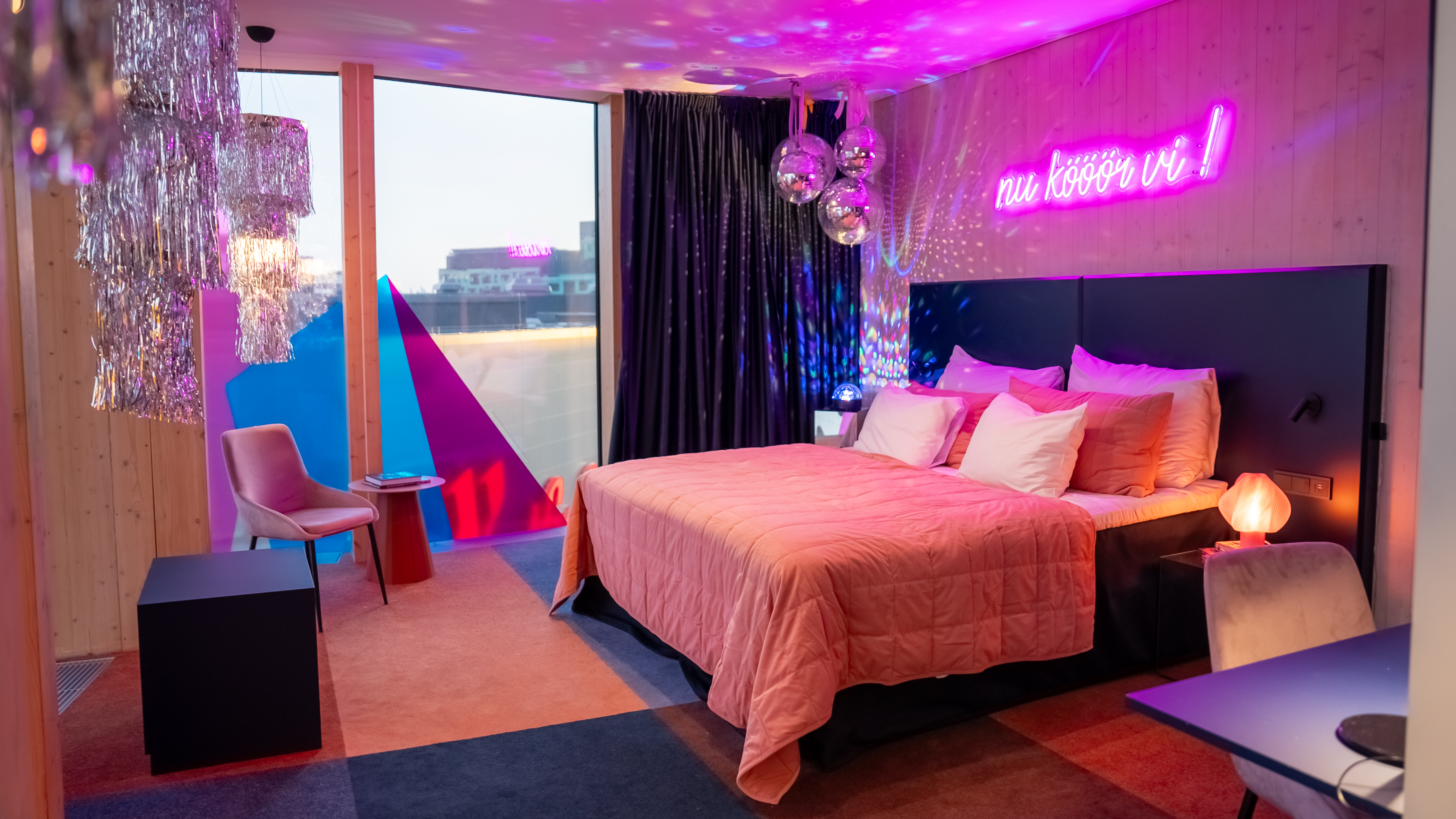 Mello Room Cometition