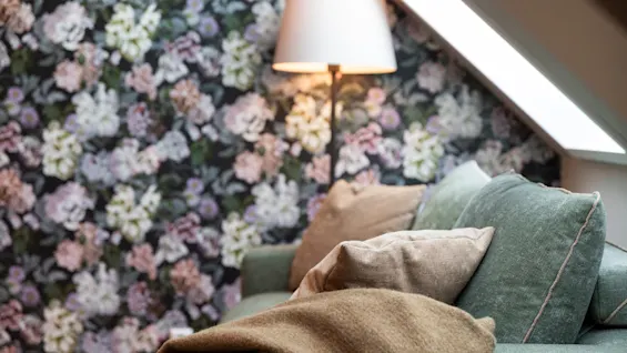 Home Hotel Atlantic - Junior Suite - Sofa and lamp