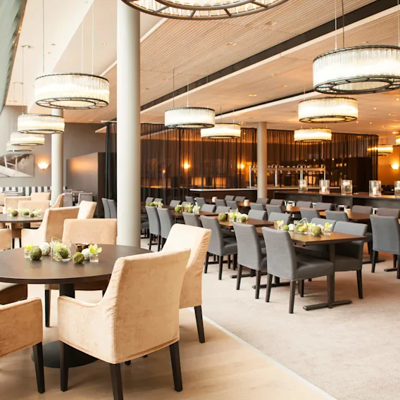 Spisesalen i restaurant Brasserie X på Quality Hotel™ Tønsberg, Norge