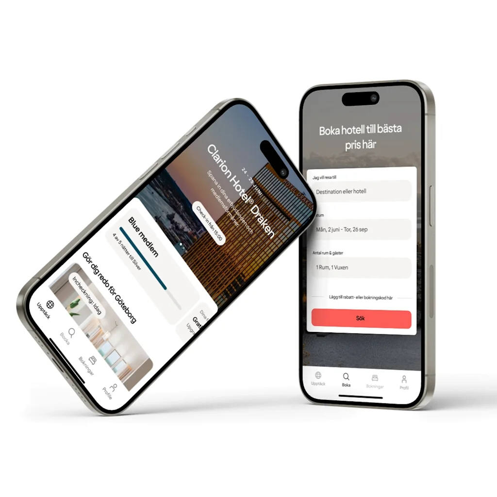 Två telefoner visar en hotellbokningsapp. Den ena visar hotellinformation med Check-in fran 1500. Den andra har ett sökformulär för att Boka hotell till basta pris har.