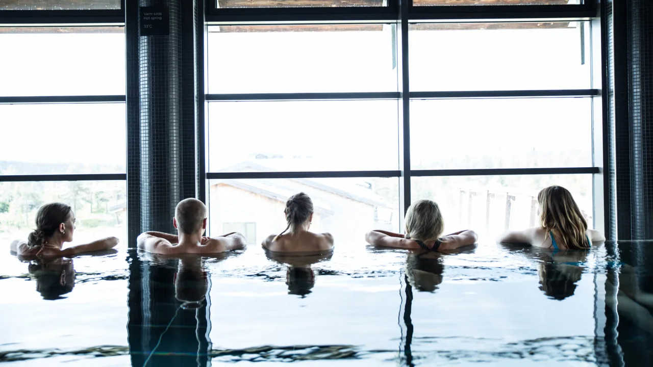 People relaxing in the pool at Norefjell Ski & Spa in Norefjell.