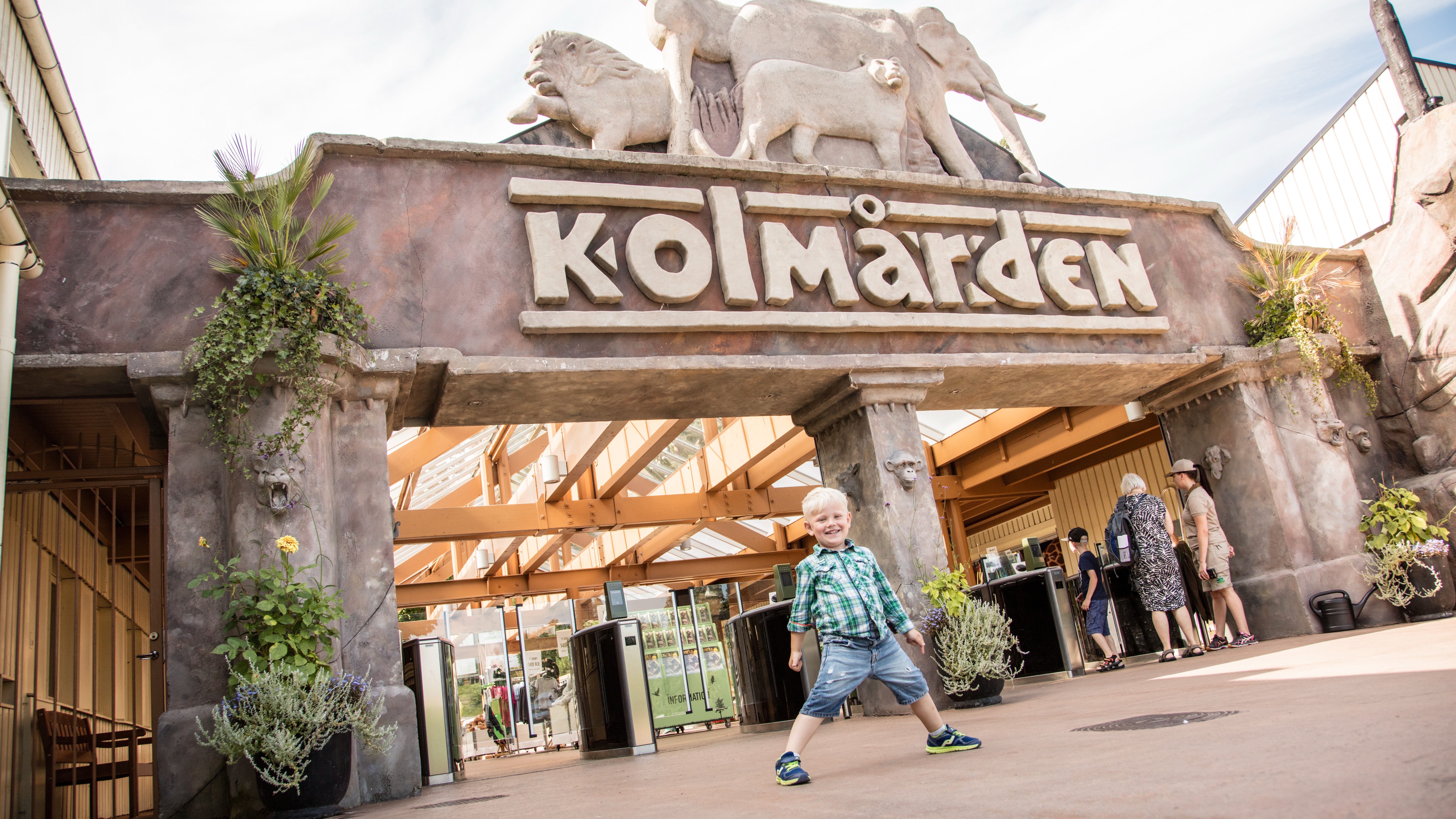 Kolmården - Entrance to Kolmården Wildlife Park - Kolmården:Rickard Monéus_16_9