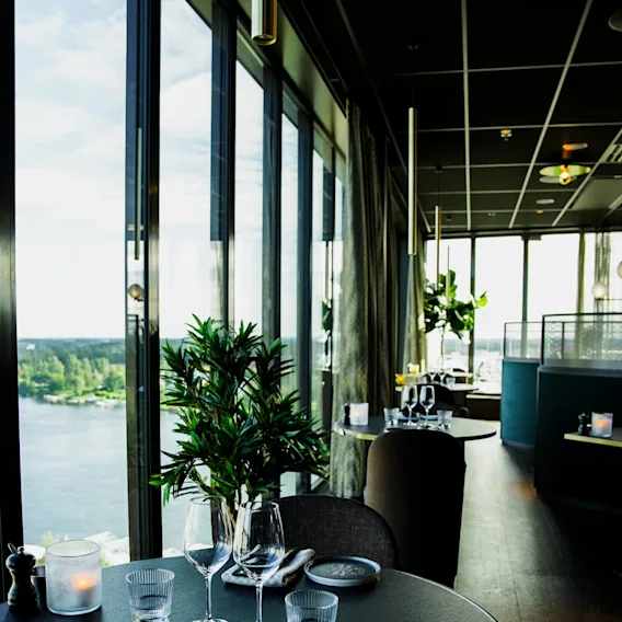 Utsikt över Umeälven från stolen på restaurang NÒR i Umeå.