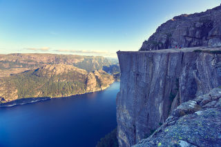 Utsikt mot Preikestolen och Lysefjorden i Stavanger