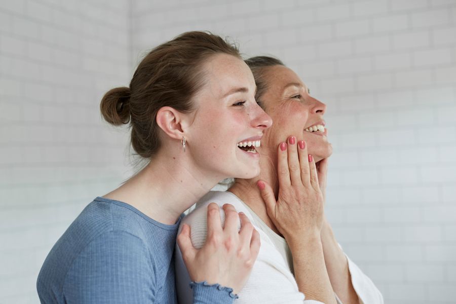 Vad är AHA, BHA & PHA-syra? | Apotek Hjärtat