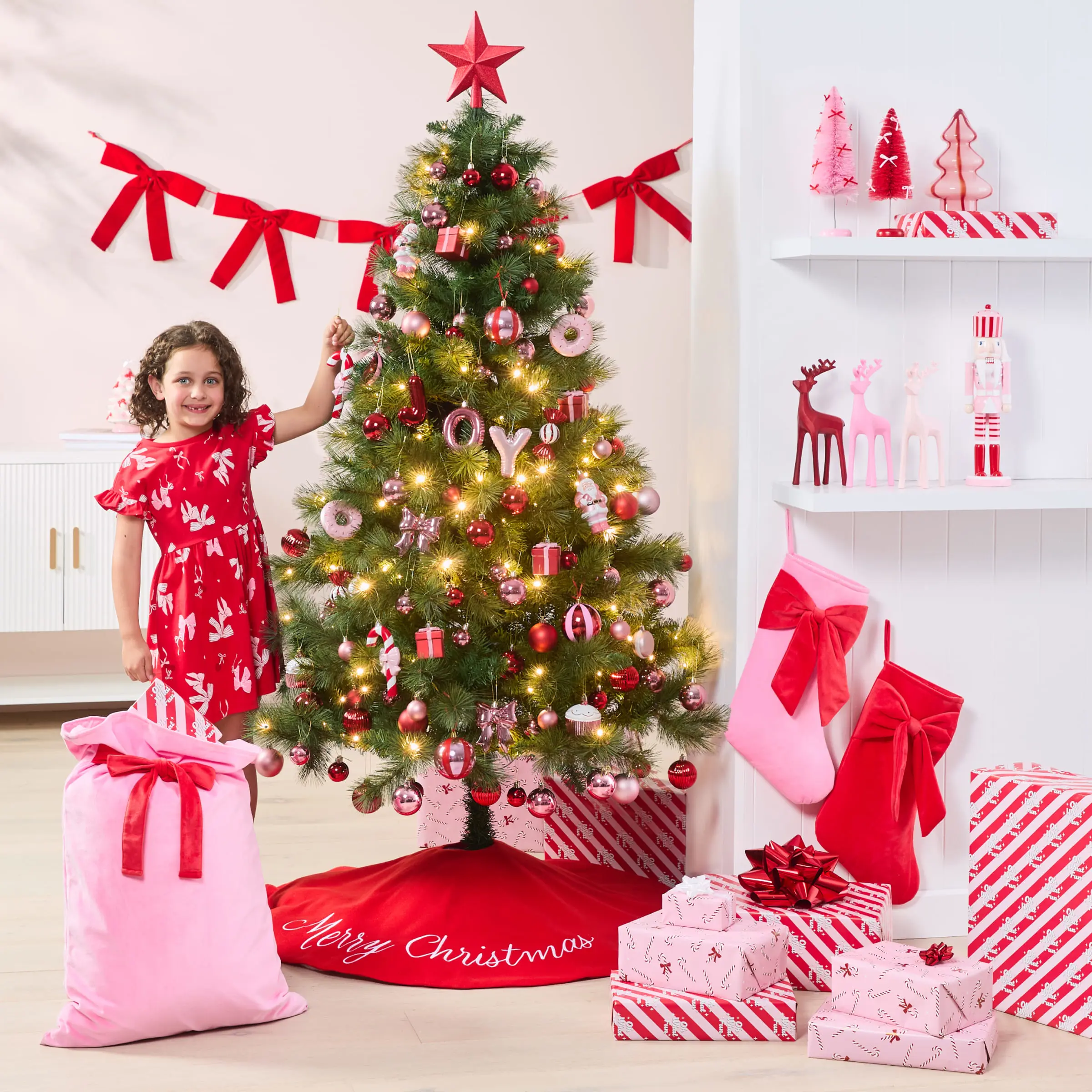 Berry Bright Christmas Theme