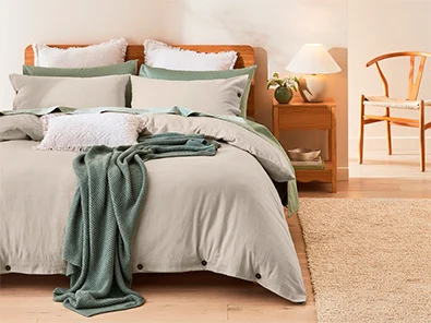 bedding quilt cover set with green throw