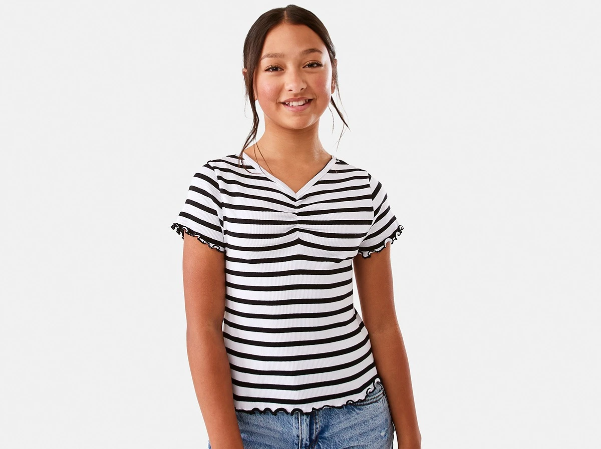 Teenage Girl Wearing Black Striped Ruched V-Neck