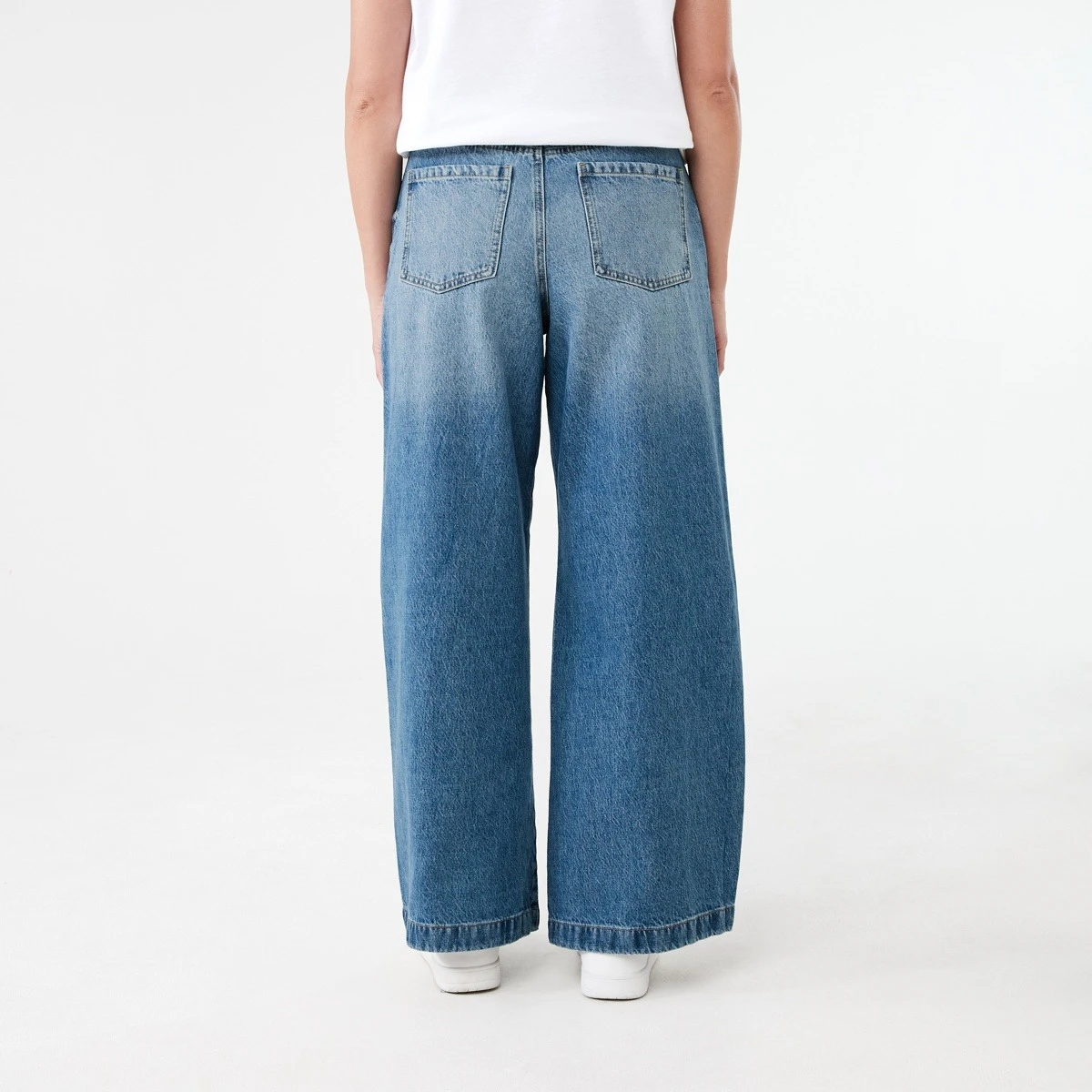 Wide Leg Back