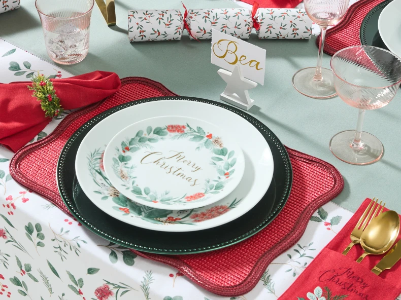 Christmas Traditional Cheer themed dining se