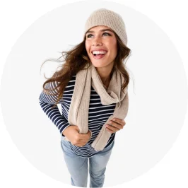woman wearing a scarf and be
