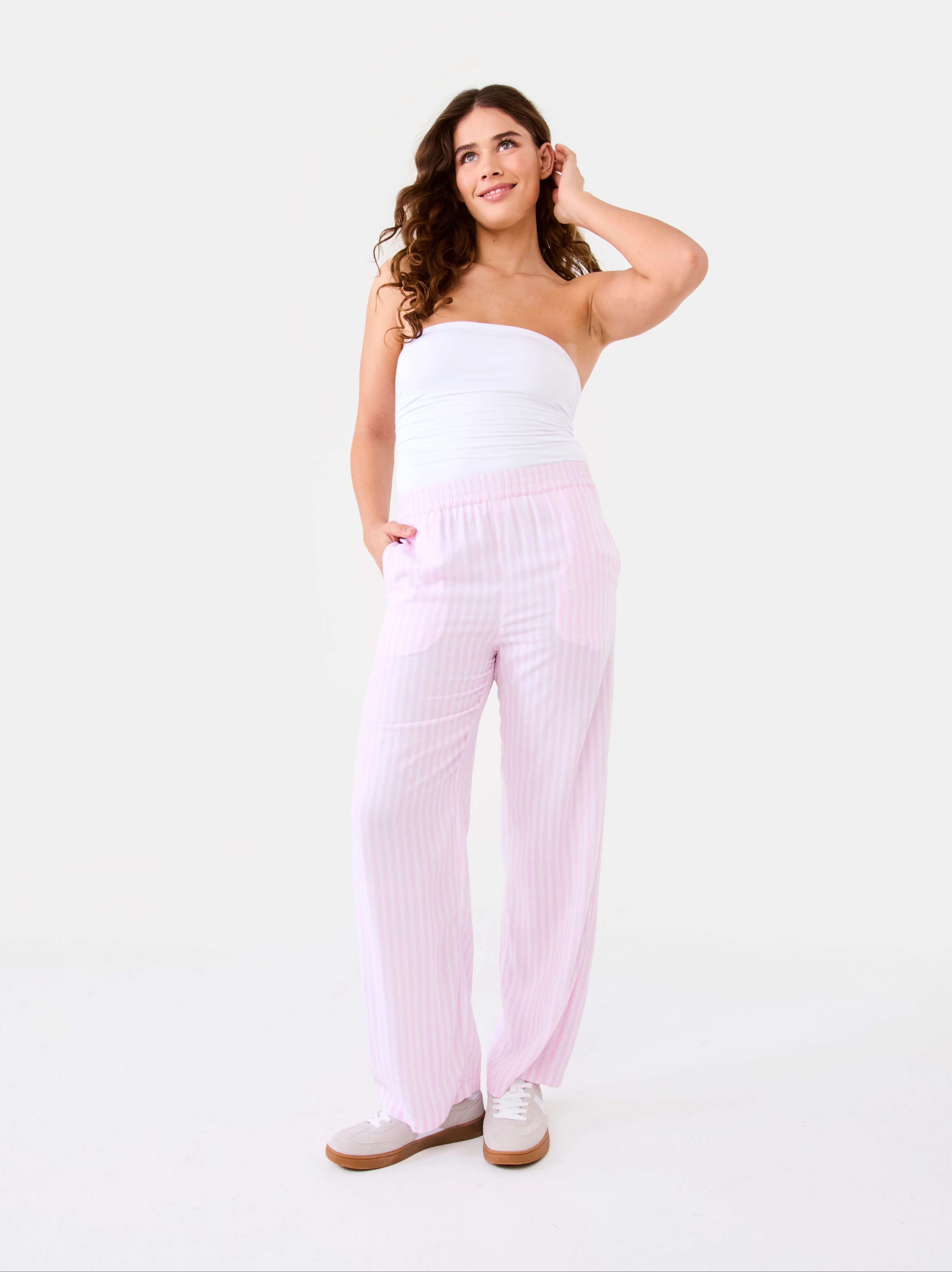 Talent wearing pink stripe relaxed p