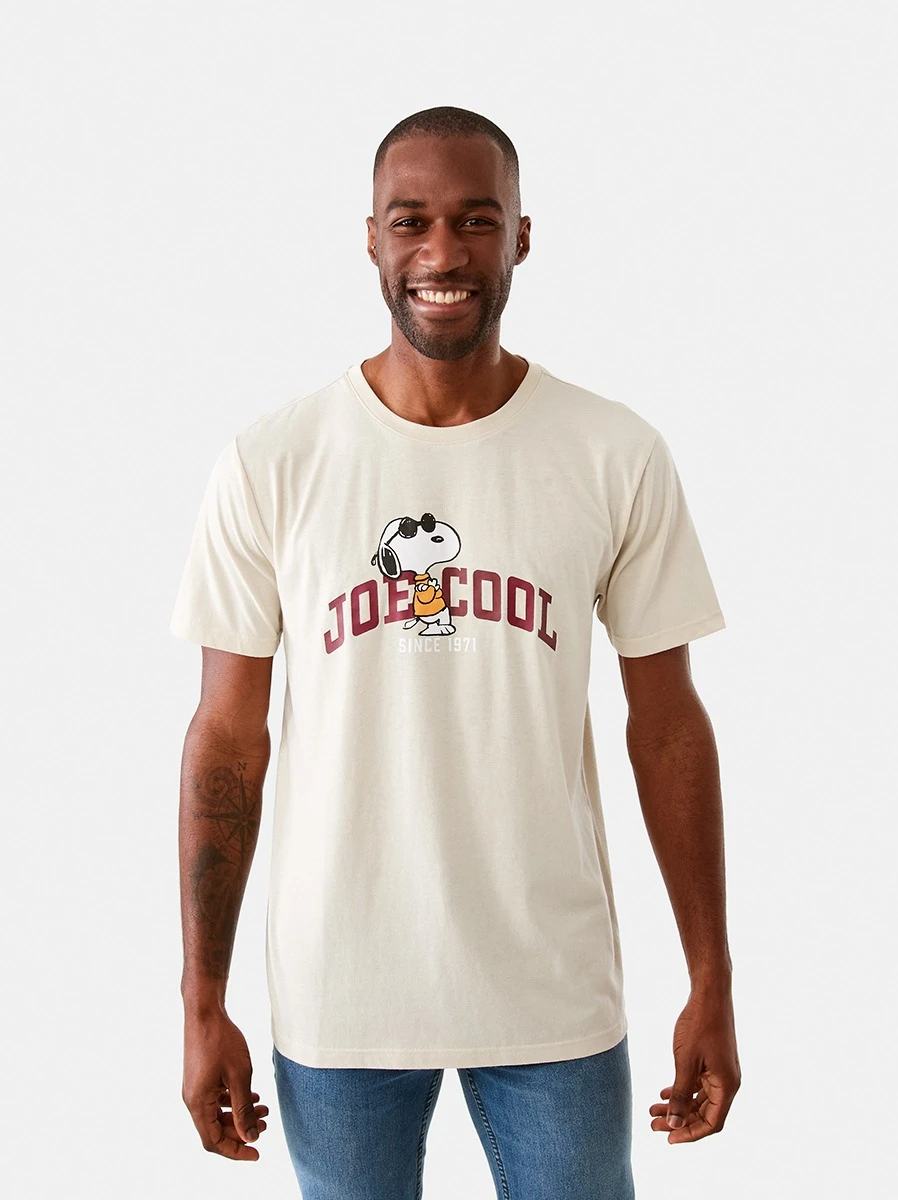 Man Wearing Snoopy License T-s